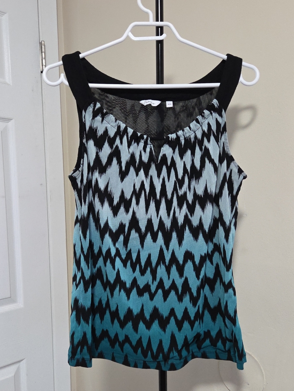 Reitmans Black & Aqua Chevron Sleeveless Tank